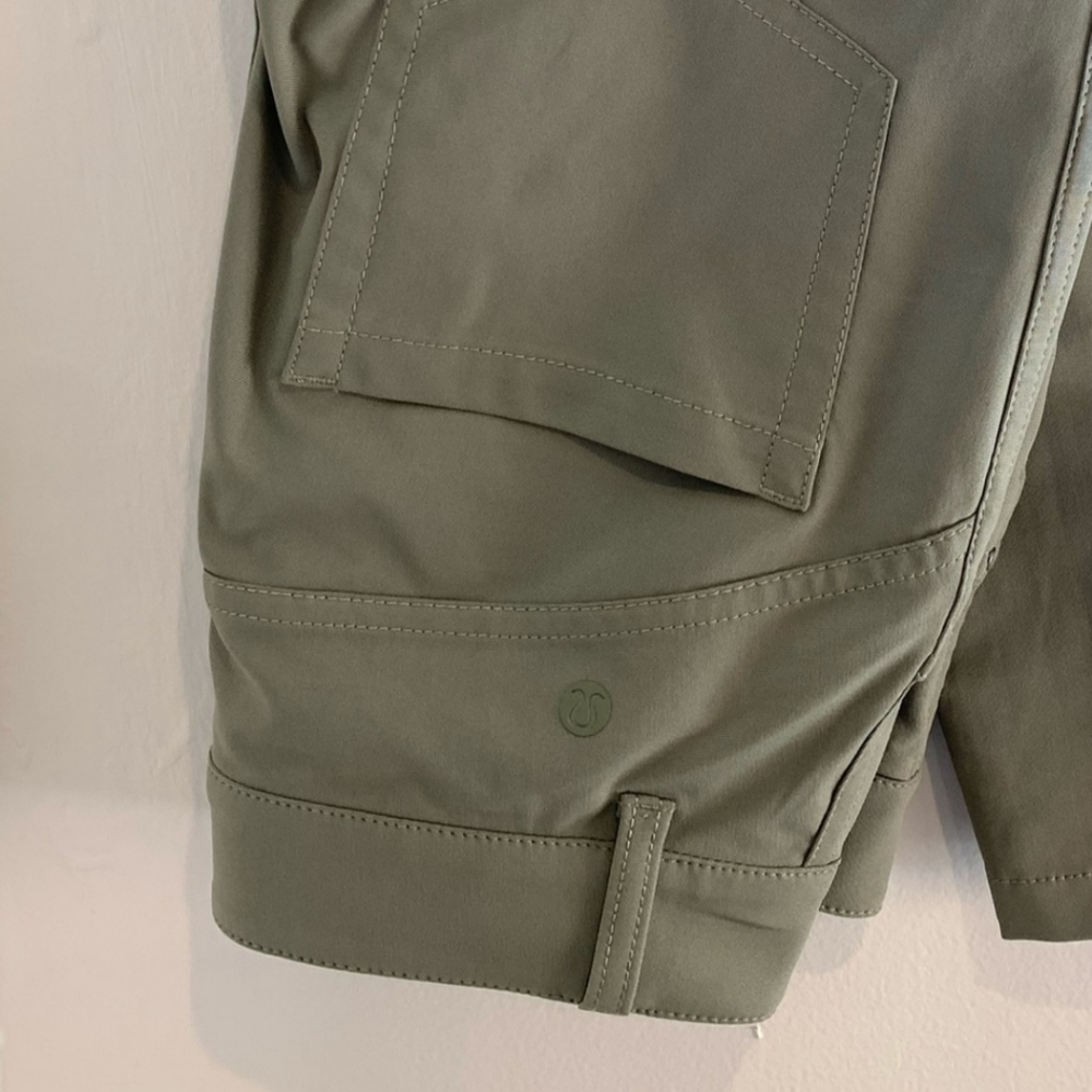 City sleek lululemon size 6